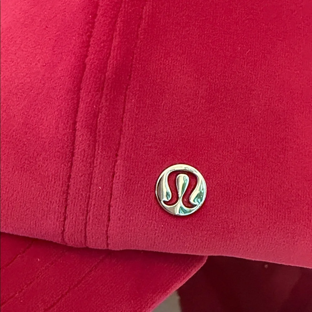 🆕 LULULEMON Classic Ball Cap *Velour NWT Size S/M Berry Rumble